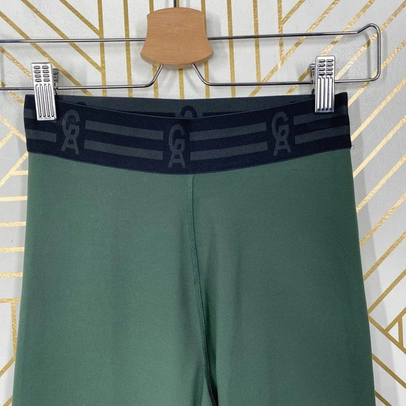 Good American Icon Capri Legging Olive - Picture 3 of 9